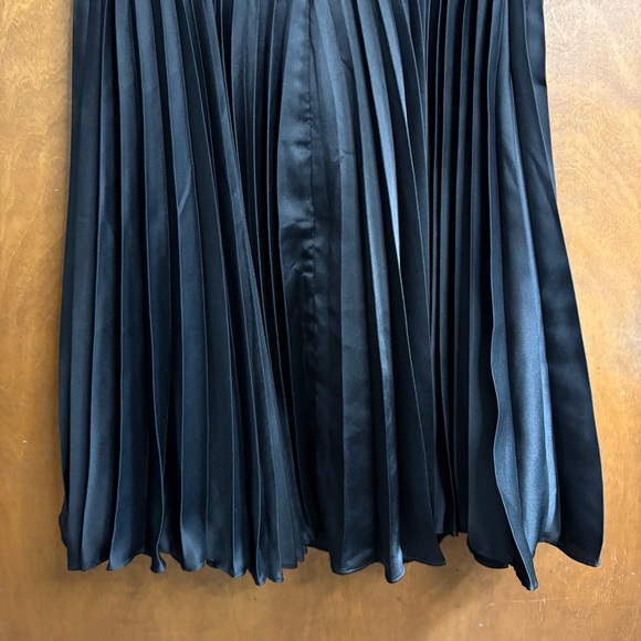 Abercrombie & Fitch Black Satin Plunge Pleated Babydoll Mini Dress Formal Small - Picture 10 of 14